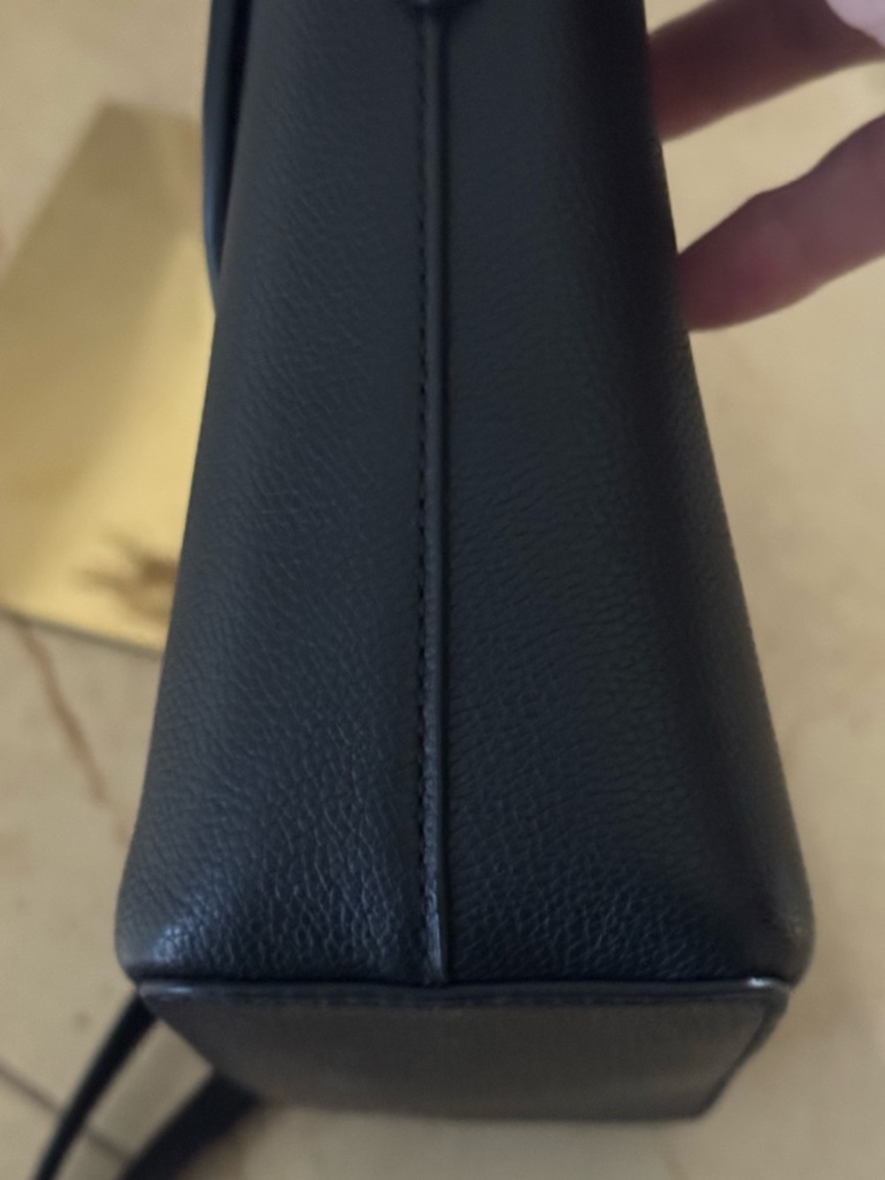 KATE SPADE Black Pebbled Leather  Crossbody/Shoulder Bag  with Gold Accents EUC - Picture 5 of 11